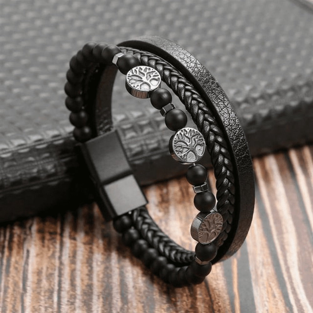 Top-Notch Leather Wristband for Blokes - Stylish Bling with Gems and Charms