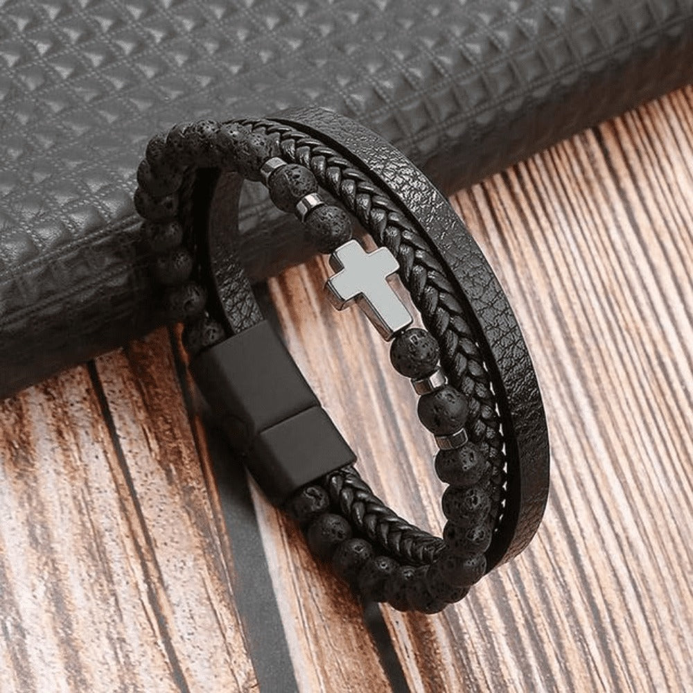 Top-Notch Leather Wristband for Blokes - Stylish Bling with Gems and Charms